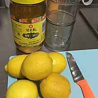 蜂蜜柠檬水--美白又减肥的做法图解1