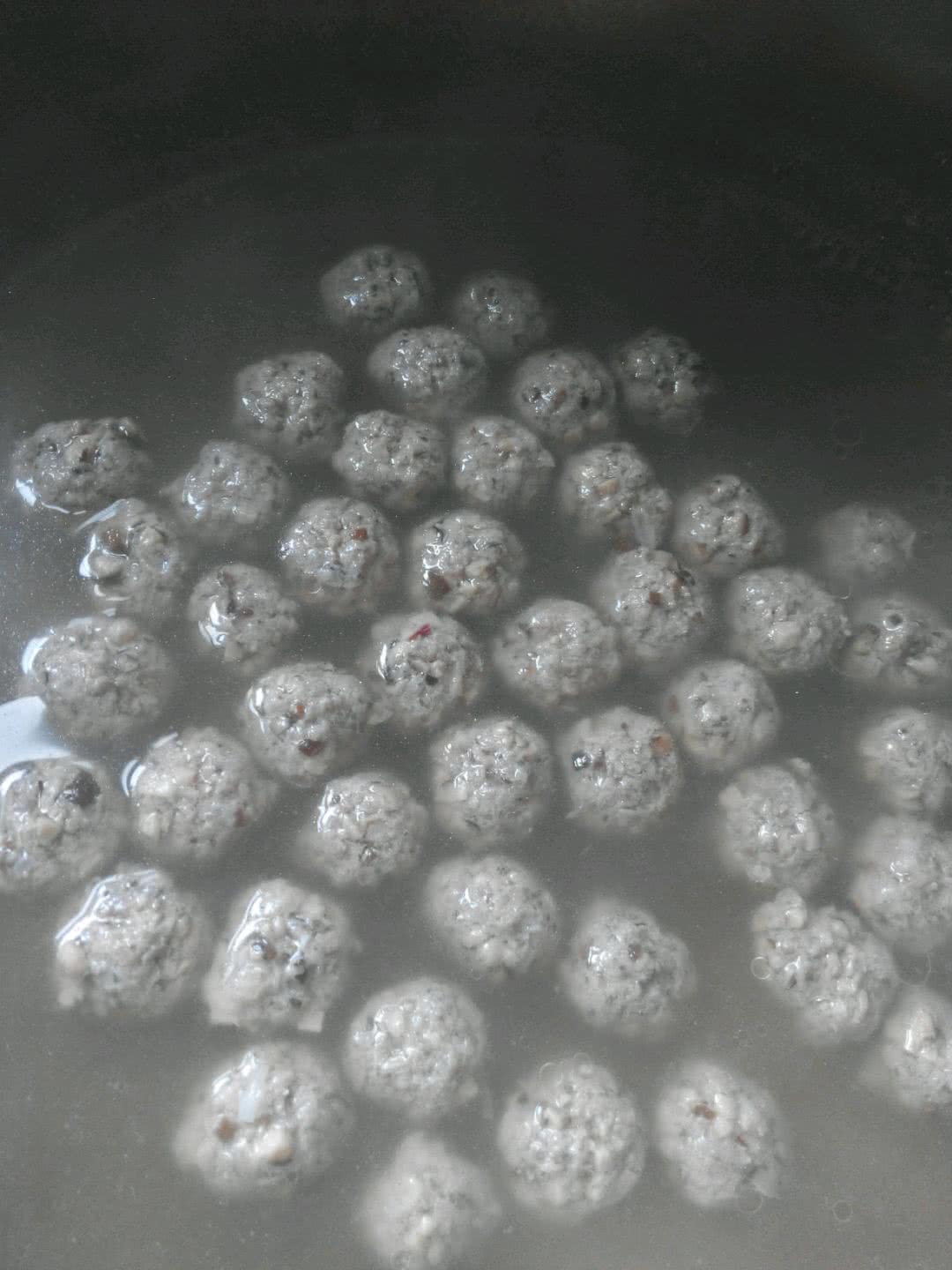 香菇猪肉丸的做法图解2
