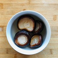 #百变鲜锋料理#电饭煲烧鸡腿的做法图解2