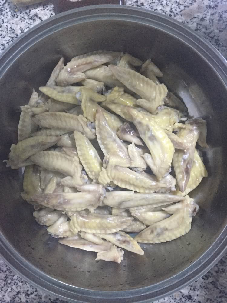 麻辣鸡翅的做法图解3
