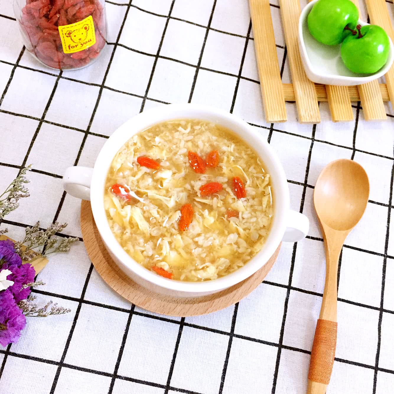 Stewed egg soup with brown sugar