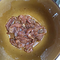 平菇烧肉的做法图解2