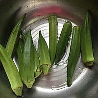 虾胶酿秋葵#舌尖上的春宴#的做法图解3