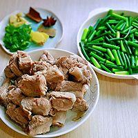 蒜薹烧排骨#肉食者联盟#的做法图解3