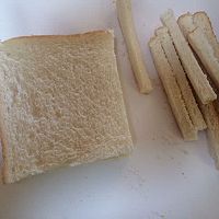 鸡蛋火腿面包塔的做法图解2