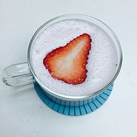 草莓奶昔。牛奶版的做法图解4