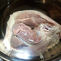 卤肉（卤蹄膀）的做法图解1