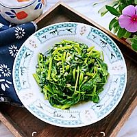静坐阳光下，吃出一碗春天的颜色——蒜蓉豌豆尖的做法图解2