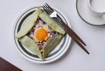 #少盐饮食 轻松生活#紫甘蓝窝蛋卷饼 | 低脂健康的做法