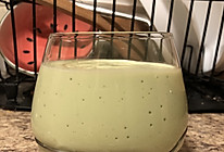 牛油果奶昔（酪梨牛奶）的做法