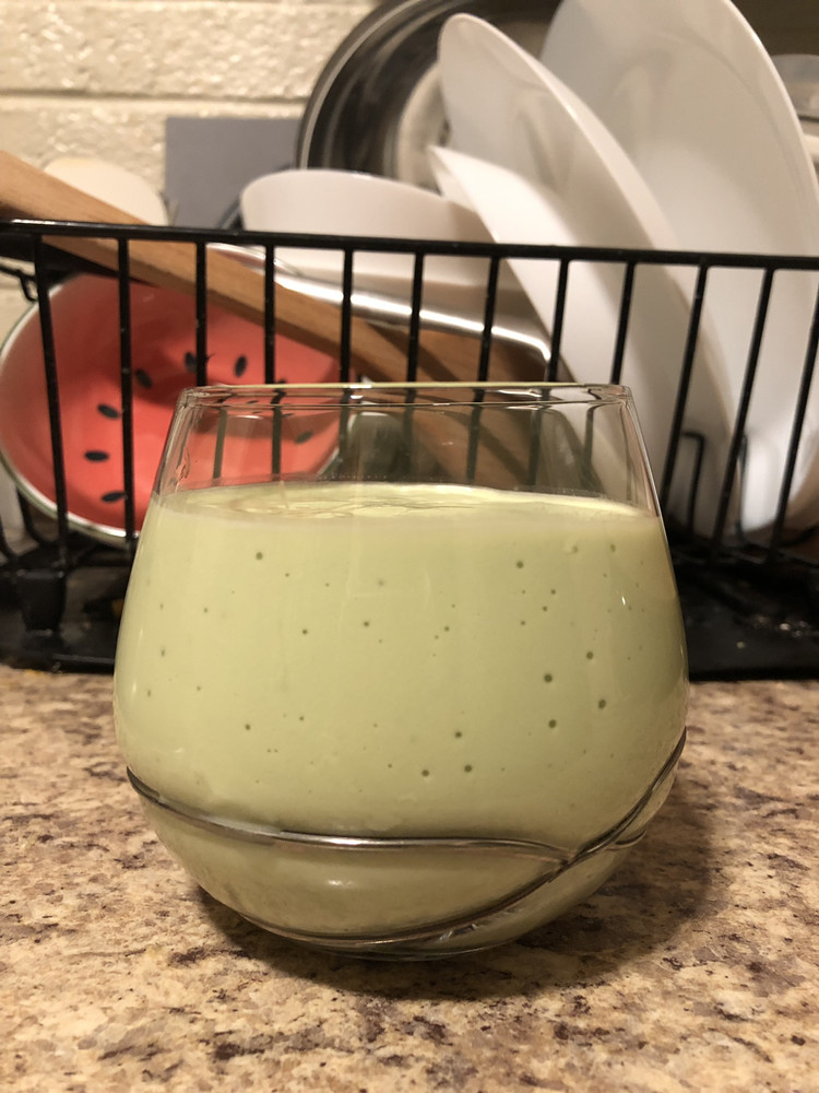 牛油果奶昔（酪梨牛奶）的做法
