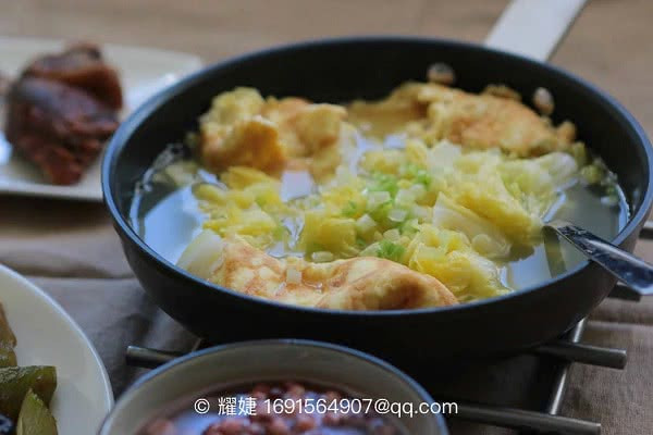 白菜煎蛋汤的做法