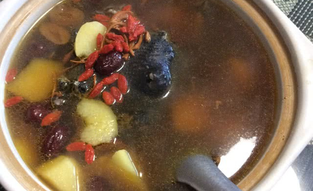 虫草花乌鸡汤