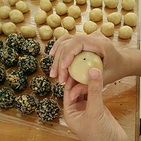 广式五仁月饼#跨界烤箱，探索味来#的做法图解6
