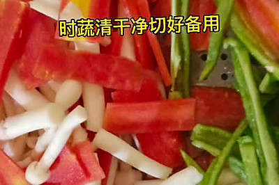 小孩爱吃的时蔬炒肉