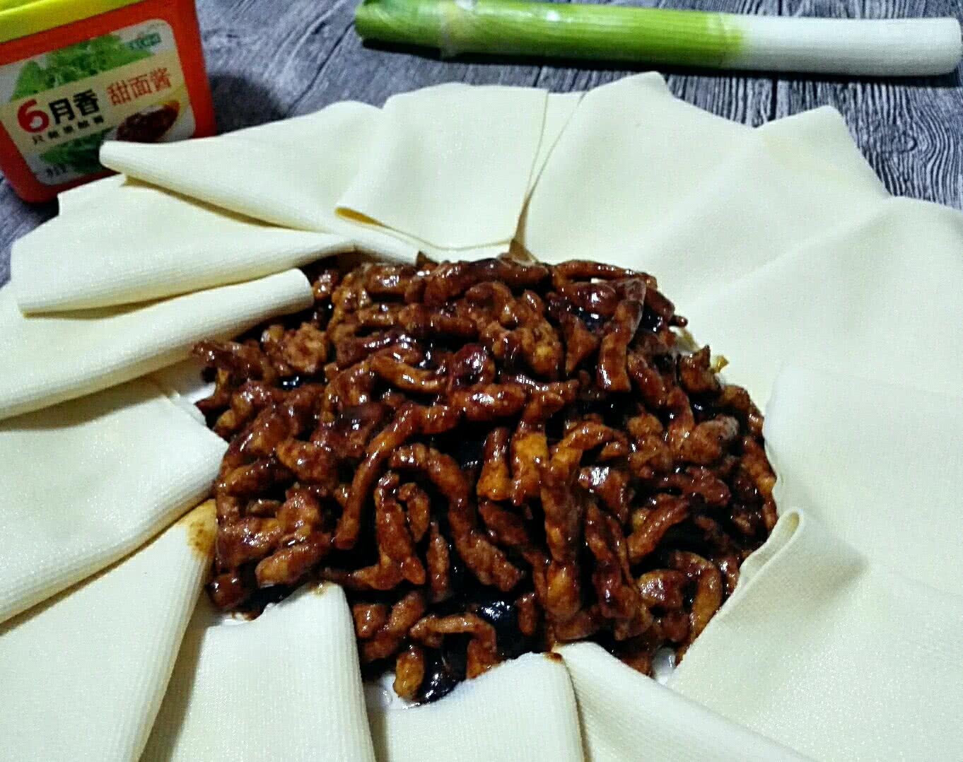 Shredded pork with Beijing sauce