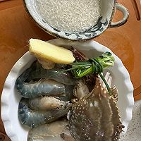 超简单！鲜掉眉毛些 1时令鲜美梭子蟹海鲜粥的做法图解1