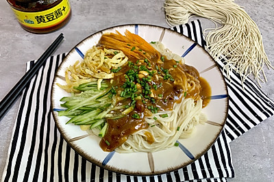 黄豆酱拌面