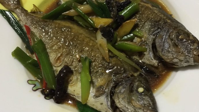 蚝油烧枪耳鱼
