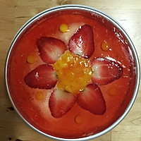 草莓慕斯蛋糕的做法图解1