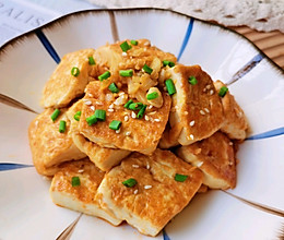 #豪吉川香美味#外焦里嫩、香辣入味、超级好吃的麻辣煎豆腐的做法