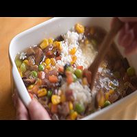 北鼎视频食谱：蕃茄土豆炖牛腩+五彩蒸饭+金针菇蒸豆腐的做法图解7