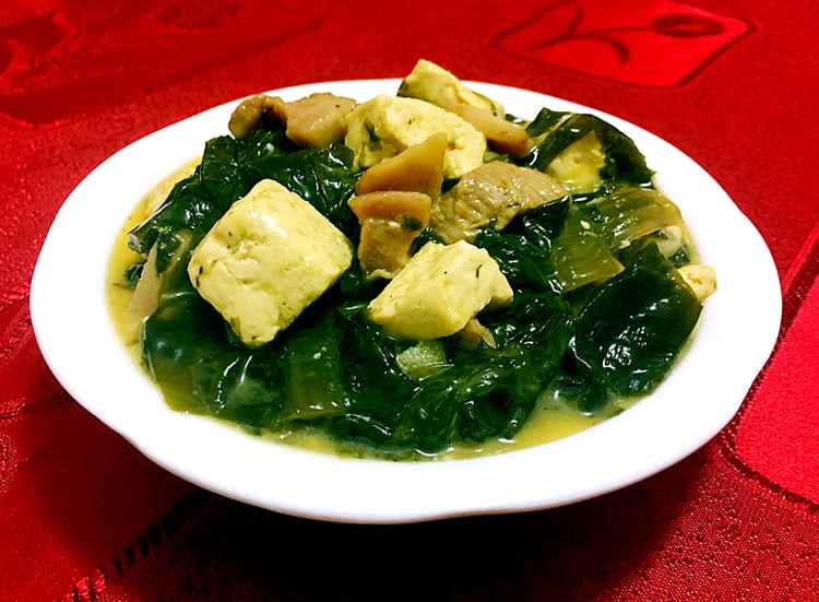 五花肉炖豆腐海带的做法图解16