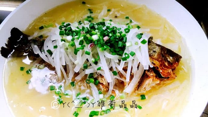 萝卜丝鲫鱼汤