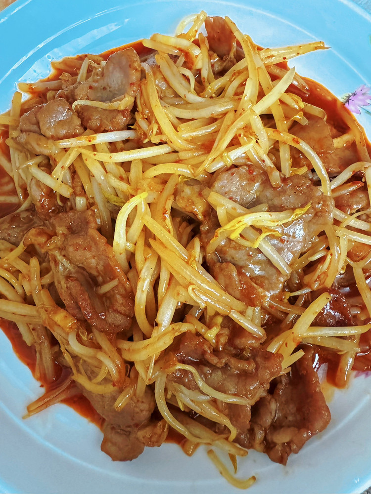 绿豆芽炒牛肉的做法