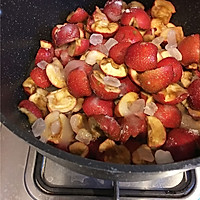 秋日小食--炒红果的做法图解2