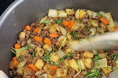 咖喱牛肉丁土豆胡萝卜