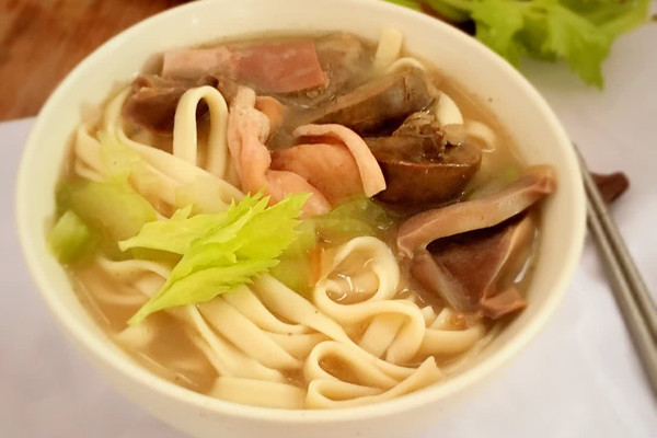 方便 2016-06-07 难度:切墩(初级) 时间:10~30分钟 料 面条