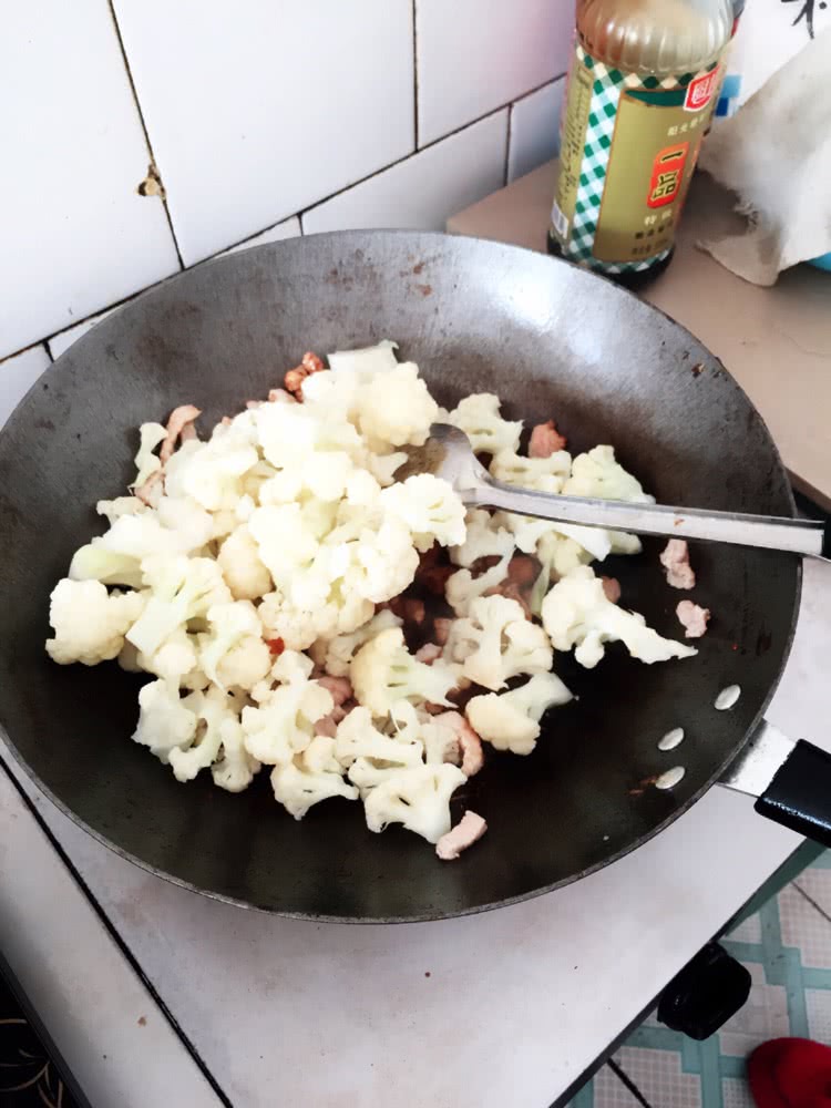 花菜炒肉的做法图解4