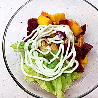 #美食视频挑战赛#初夏鲜虾蔬果沙拉的做法图解7