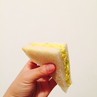 鸡蛋沙拉三明治 