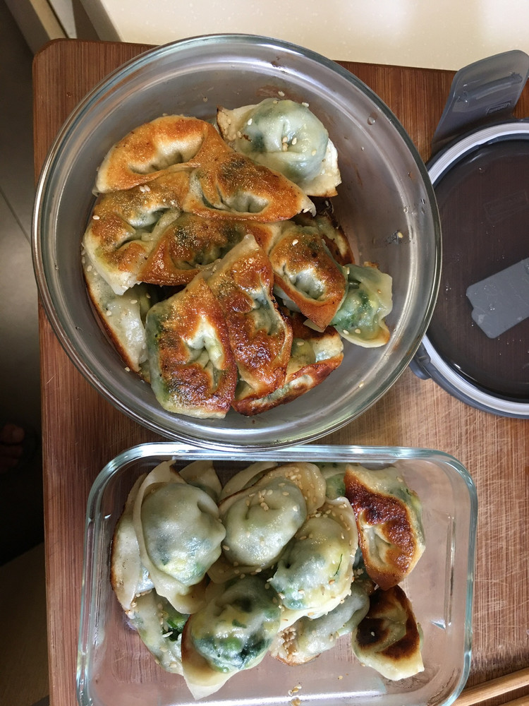 韭菜鸡蛋煎饺的做法