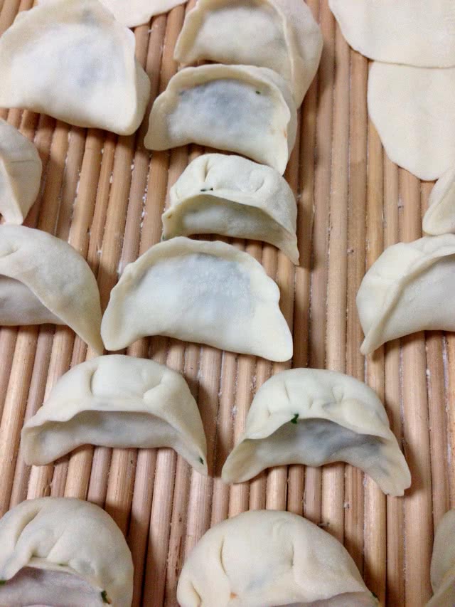 荠菜饺子的做法图解4