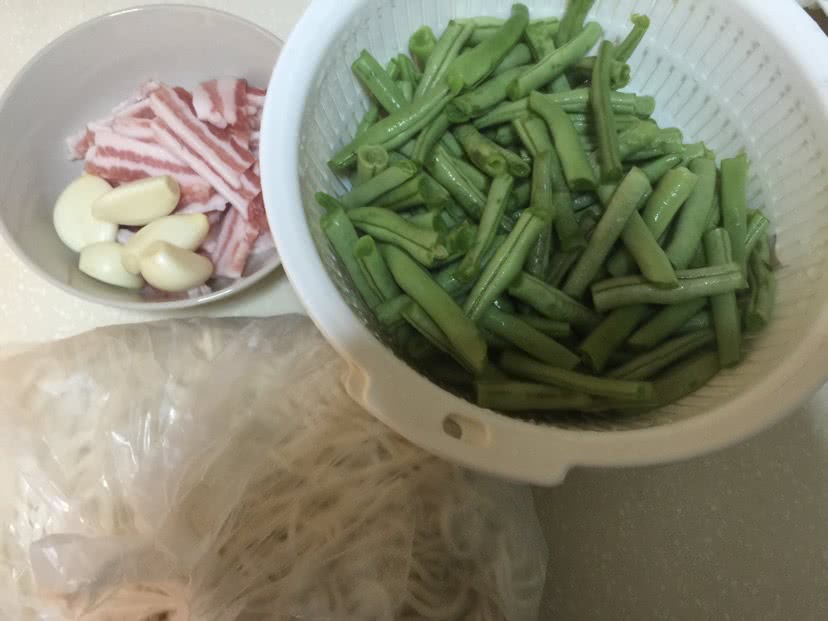 豆角焖面（3人份）的做法图解1