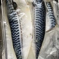 #挪威青花鱼健康新食尚#香煎挪威青花鱼的做法图解2