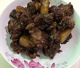 土豆炖牛肉的做法