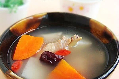 胡萝卜山药红枣鸡汤
