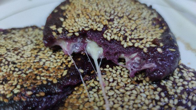香煎芝士心芝麻紫薯饼
