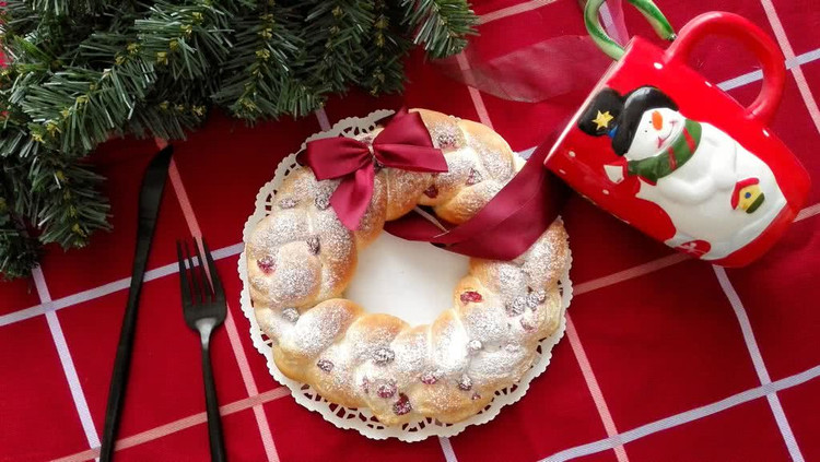 圣诞花环面包--你的圣诞甜品准备好了吗？的做法