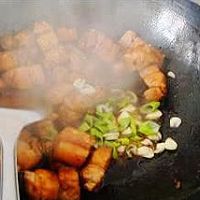 芋头烧肉的做法图解4