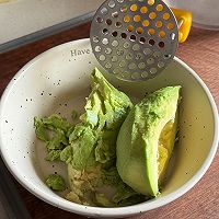 #春日露营#多巴胺轻食：大虾水果蔬菜沙拉的做法图解1