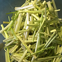 清炒水芹菜的做法图解2