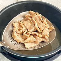 腐竹滑肉煲的做法图解4