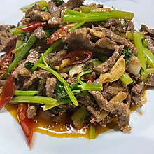 芹菜炒牛肉丝