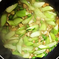 丝瓜毛豆炒鸡丁的做法图解5