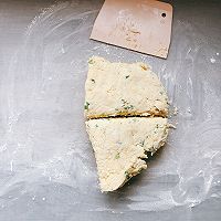 『咸香酥润』大蒜奶酪司康烤饼的做法图解8